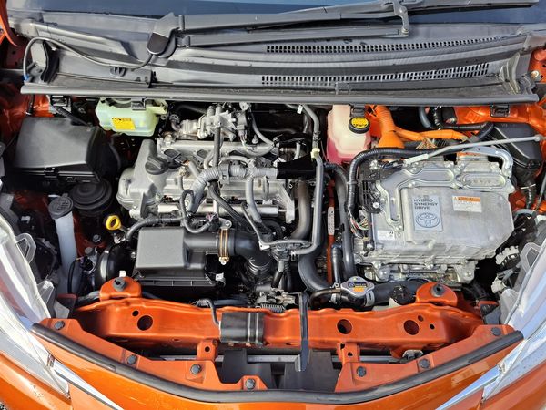 2017 Toyota Vitz Hybrid Push Start Carousel 6