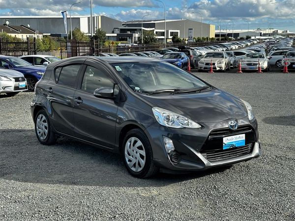 2015 Toyota Aqua Hybrid. SRS Airbags.