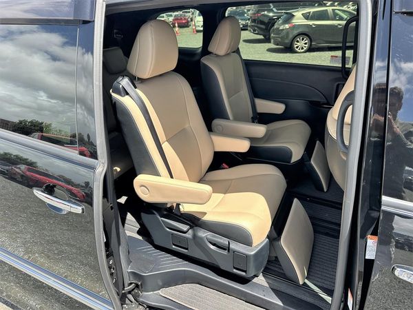 2017 Toyota Estima Aeras.Leather.Safety radar.Cruise control.Lane assist.Rear cam. Carousel 2