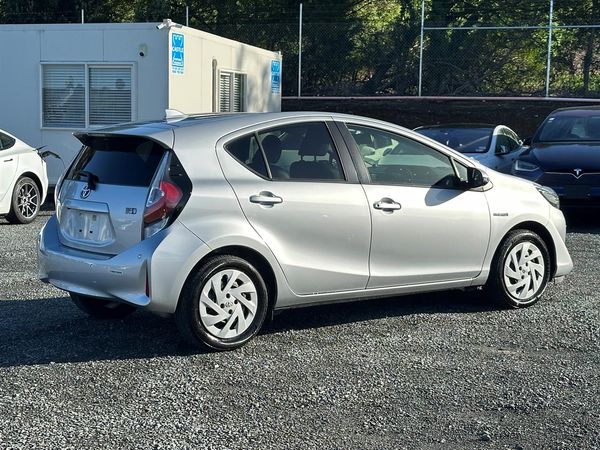 2018 Toyota Aqua G.Leather.8 Airbags.Cruise control.Lane assist.Safety radar. Carousel 17