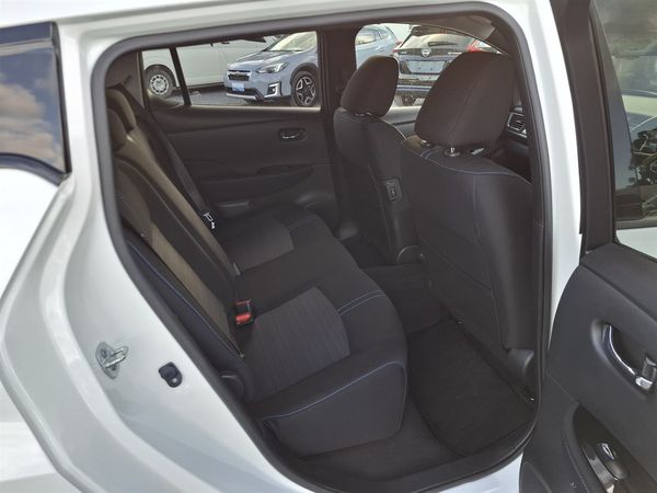 2022 Nissan Leaf 90.31% Soh G English display Grade 5 Carousel 13