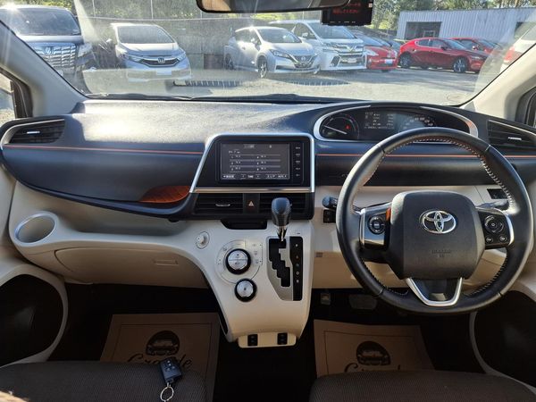 2016 Toyota Sienta Hybrid G.7 seats.Lane assist.Safety radar.Button start. Carousel 16