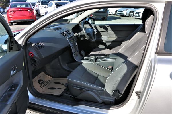 2009 Volvo C30 Coupe.8 SRS Airbags.Alloy wheels. Carousel 2