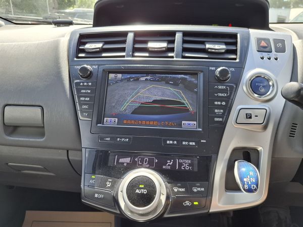 2013 Toyota Prius Alpha S.7 seater.Rear camera.8 Airbags. Carousel 10