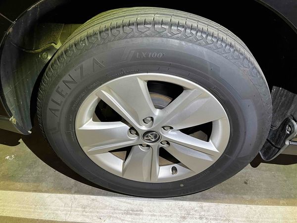 2014 Toyota Harrier Transit HYBRID 4WD ELEGANCE Carousel 2