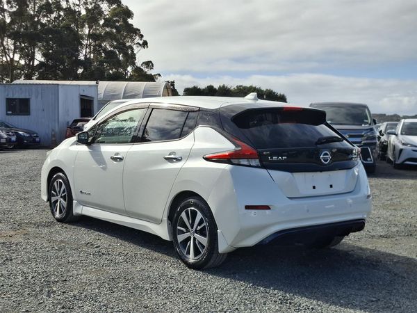 2021 Nissan Leaf 40KW.SOH89%.Android/ApplePlay.10 Airbags.Cruise control.Park sens.Rear cam. Carousel 15