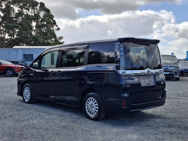 2015 Toyota Voxy HYBRID. 7 Seater.Cruise Control.Rear camera. Carousel 14
