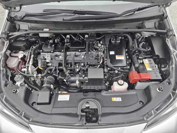2020 Toyota Prius G.Radar cruise.Lane assist.Rear cam.Alarm.8 Airbags. Carousel 9