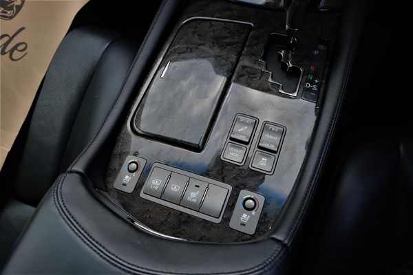 2011 Lexus LS 600 Hybrid.Leather.Sunroof.Heated/cooler seats Carousel 8