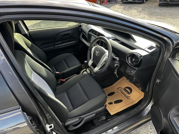 2015 Toyota Aqua Hybrid. SRS Airbags. Carousel 15