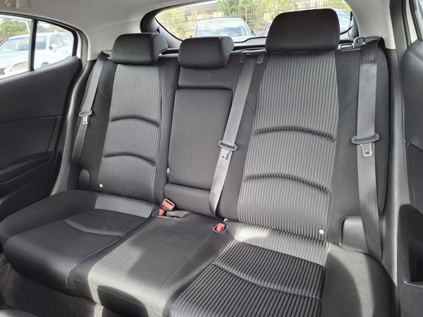 2015 Mazda Axela Skyactiv.Cruise control.Blind spot.Rear camera. Carousel 3