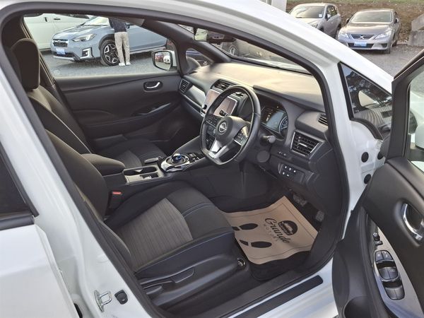 2022 Nissan Leaf 90.31% Soh G English display Grade 5 Carousel 12