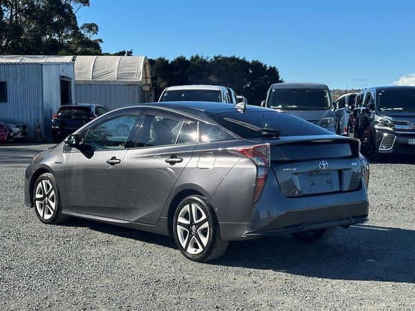 2018 Toyota Prius G.Leather.HUD.Radar cruise.Lane assist.Park sens.Alarm.8 Airbags. Carousel 15