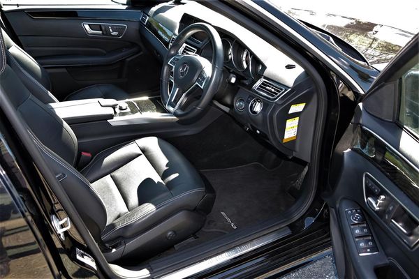 2013 Mercedes-Benz E 350 AMG.Alarm.Leather.Rear camera.10 SRS Airbags. Carousel 1