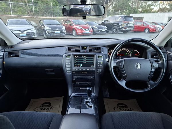 2006 Toyota Crown Athlete.Cruise control.Rear camera. Carousel 5