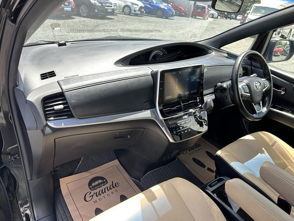 2017 Toyota Estima Aeras.Leather.Safety radar.Cruise control.Lane assist.Rear cam. Carousel 4