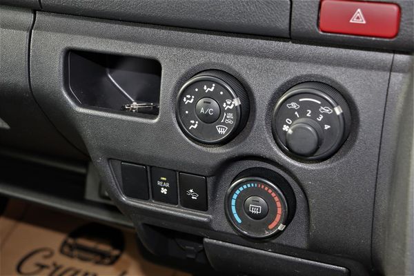2020 Toyota Hiace DX.Safety radar.Alarm.1000kg capacity.Lane assist. Carousel 5