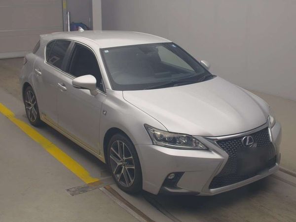 2014 Lexus CT 200h F Sport.Cruise control.10 Airbags.Alarm.