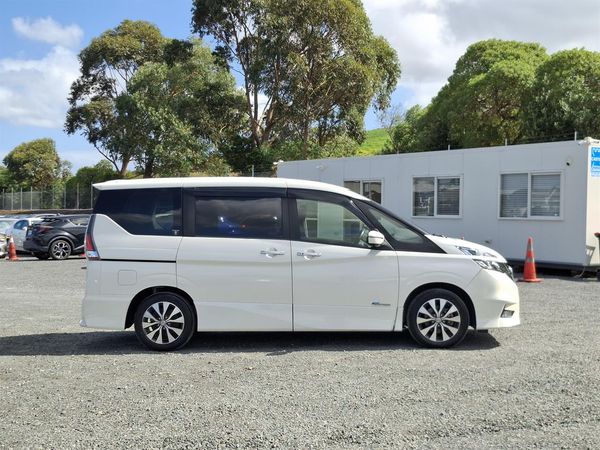 2017 Nissan Serena Highway star.Hybrid.Pro-pilot.Radar cruise.360°camera.Park sensors. Carousel 18