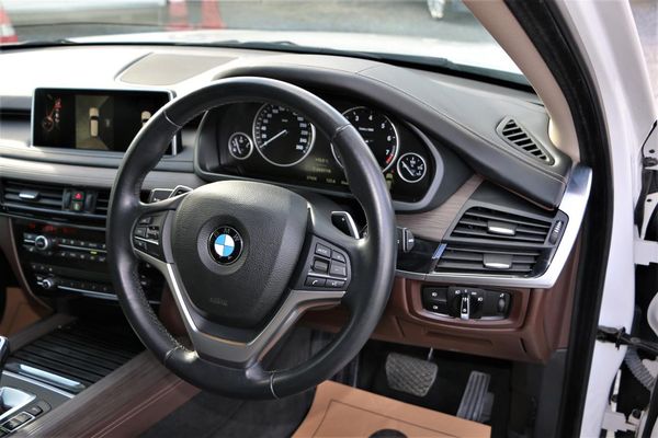 2014 BMW X5 35i.Harman/Kardon.Sunroof.360°camera.Alarm.LOW KM. Carousel 9