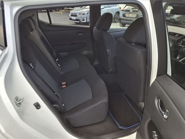 2021 Nissan Leaf 87.22% Soh English Grade 4,5 Cruise control Carousel 2