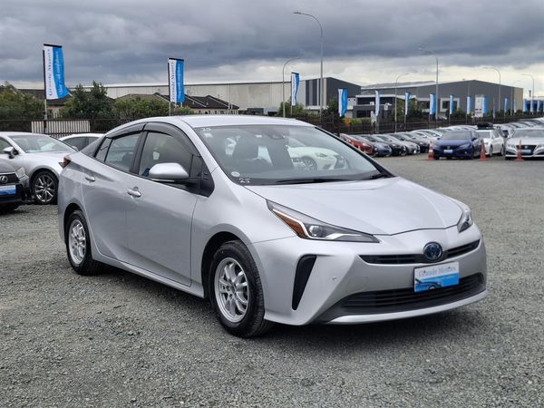 2020 Toyota Prius G.Radar cruise.Lane assist.Rear cam.Alarm.8 Airbags.