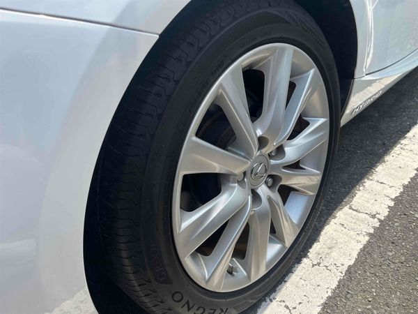 2015 Lexus IS 300h Transit Hybrid Cruise control Carousel 12