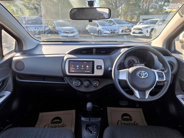 2015 Toyota Vitz F.LOW KM.Rear camera.SRS Airbags. Carousel 5