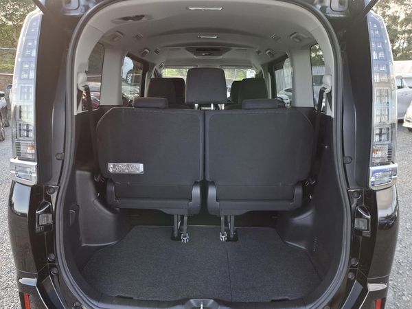 2014 Toyota Voxy Hybrid.Cruise control.Rear camera.7 seater.SRS Airbags. Carousel 18