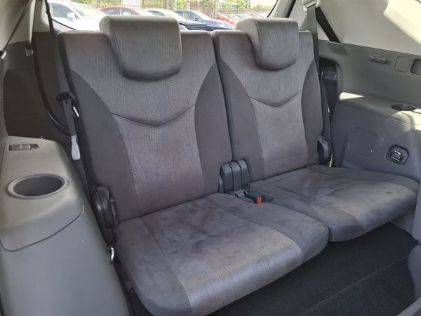 2013 Toyota Prius Alpha S.7 seater.Rear camera.8 Airbags. Carousel 5