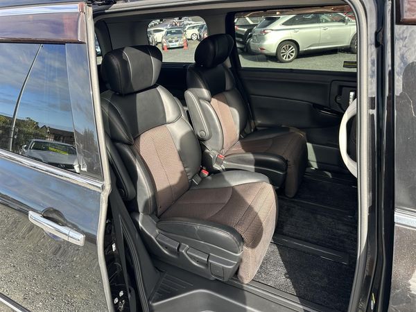 2012 Nissan Elgrand Highway star.Rear camera 7 Seats Carousel 1