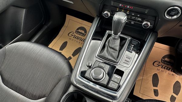 2020 Mazda CX-8 25S.6 seats.HUD.Safety radar.Lane assist.360°camera.Park sensors. Carousel 6