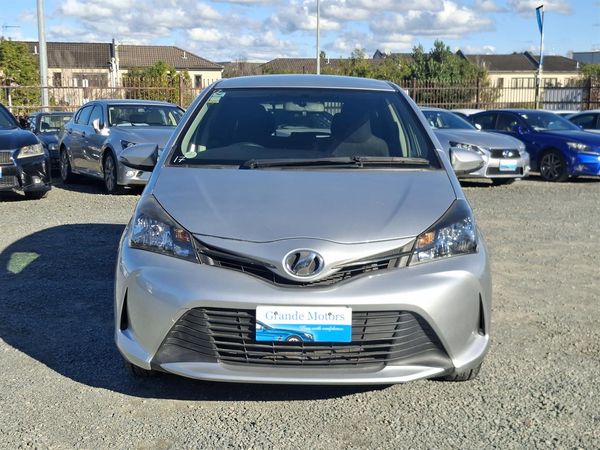 2015 Toyota Vitz F.LOW KM.Rear camera.SRS Airbags. Carousel 10