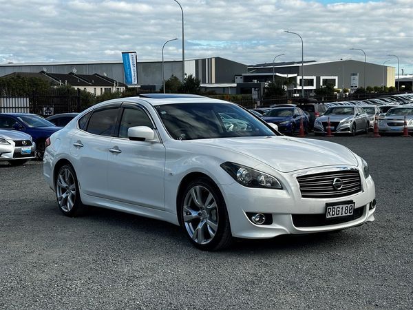 2013 Nissan Fuga 370GT. Sunroof.Leather.Cruise Control.SRS Airbags.