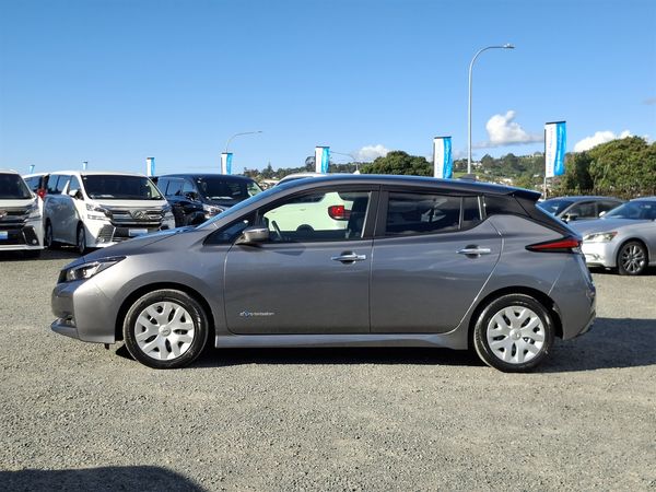 2022 Nissan Leaf 90.10% Soh low km Carousel 14