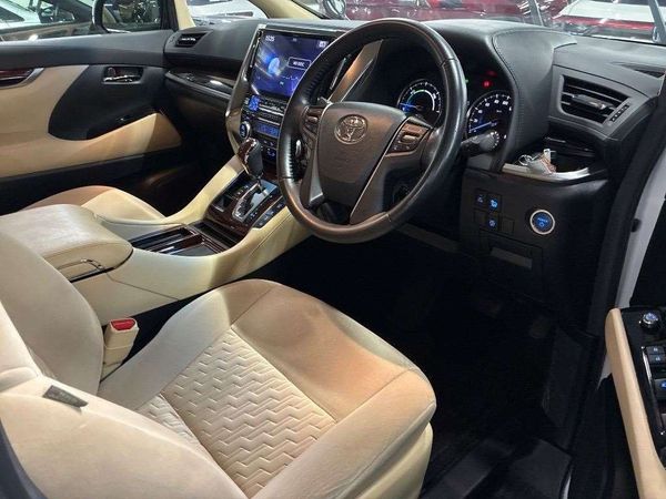 2017 Toyota Alphard Transit Hybrid 8 seaters Carousel 3