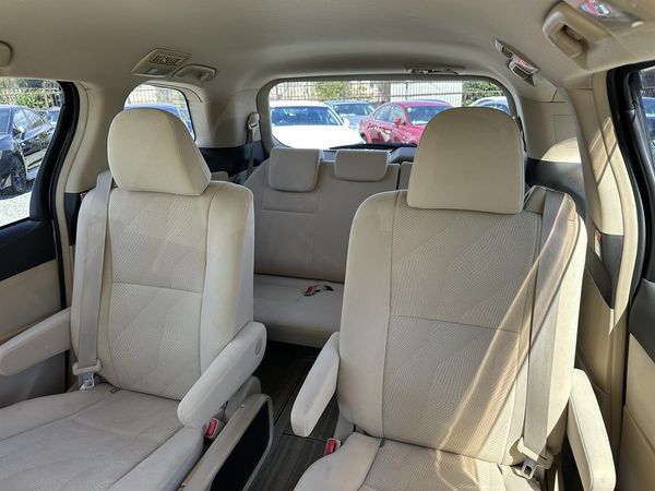2015 Toyota Estima Aeras.Hybrid.Cruise control.Rear camera.Elctric doors. Carousel 4