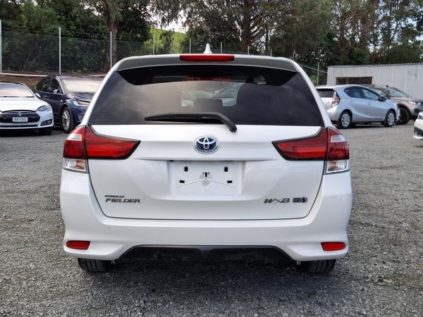 2017 Toyota Corolla Fielder.WXB.Hybrid.Safety radar.Lane assist.Rear camera.8 Airbags.Button start. Carousel 15