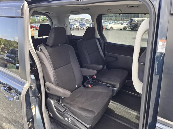 2015 Toyota Voxy HYBRID. 7 Seater.Cruise Control.Rear camera. Carousel 2