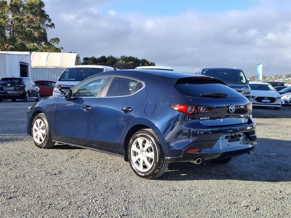 2023 Mazda 3 HUD.Rear camera.Radar cruise.Park sensors. Carousel 14