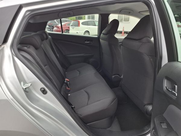 2019 Toyota Prius S.Radar cruise.Lane assist.Safety radar.Rear cam.8 Airbags. Carousel 2