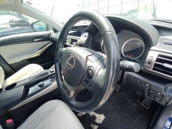 2014 Lexus IS 300h Transit Hybrid Carousel 11