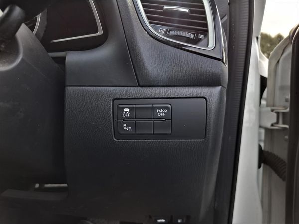 2015 Mazda Axela Skyactiv.Cruise control.Blind spot.Rear camera. Carousel 8