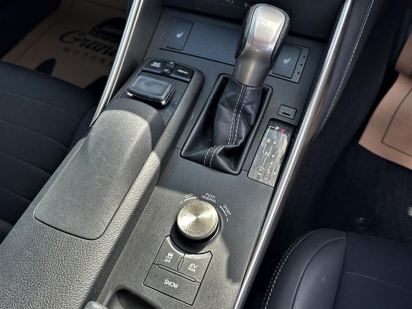 2015 Lexus IS 300h Hybrid.Sunroof.Cruise control.Alarm.10 Airbags.Rear camera.Park sens. Carousel 6