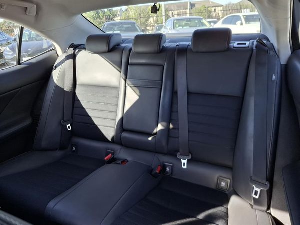 2017 Lexus IS 300h Radar cruise.Blind spot.Lane assist.Alarm.10 Airbags. Carousel 3