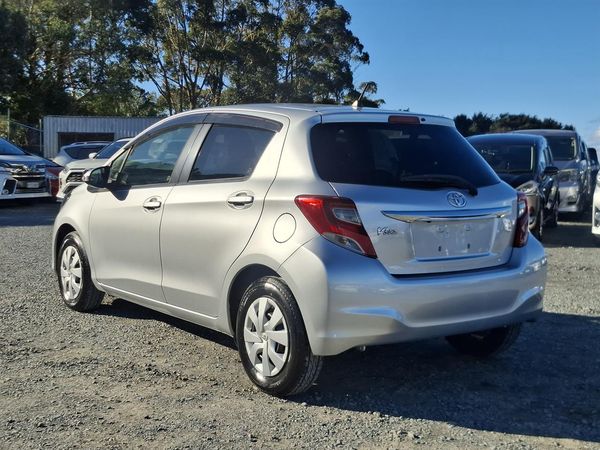 2015 Toyota Vitz F.LOW KM.Rear camera.SRS Airbags. Carousel 13