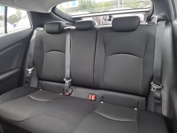 2020 Toyota Prius G.Radar cruise.Lane assist.Rear cam.Alarm.8 Airbags. Carousel 2