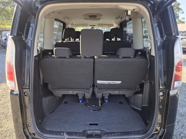 2017 Nissan Serena Hybrid.8 seats.Rear cam.Cruise control. Carousel 18