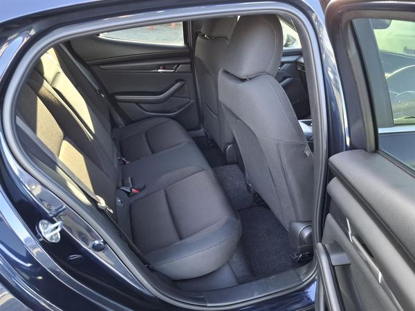 2023 Mazda 3 HUD.Rear camera.Radar cruise.Park sensors. Carousel 2