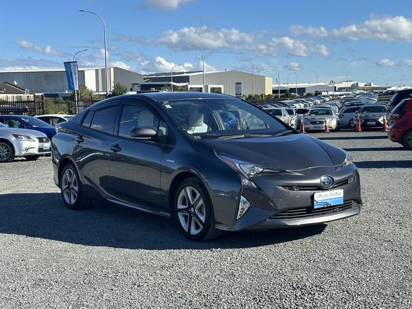 2018 Toyota Prius G.Leather.HUD.Radar cruise.Lane assist.Park sens.Alarm.8 Airbags.